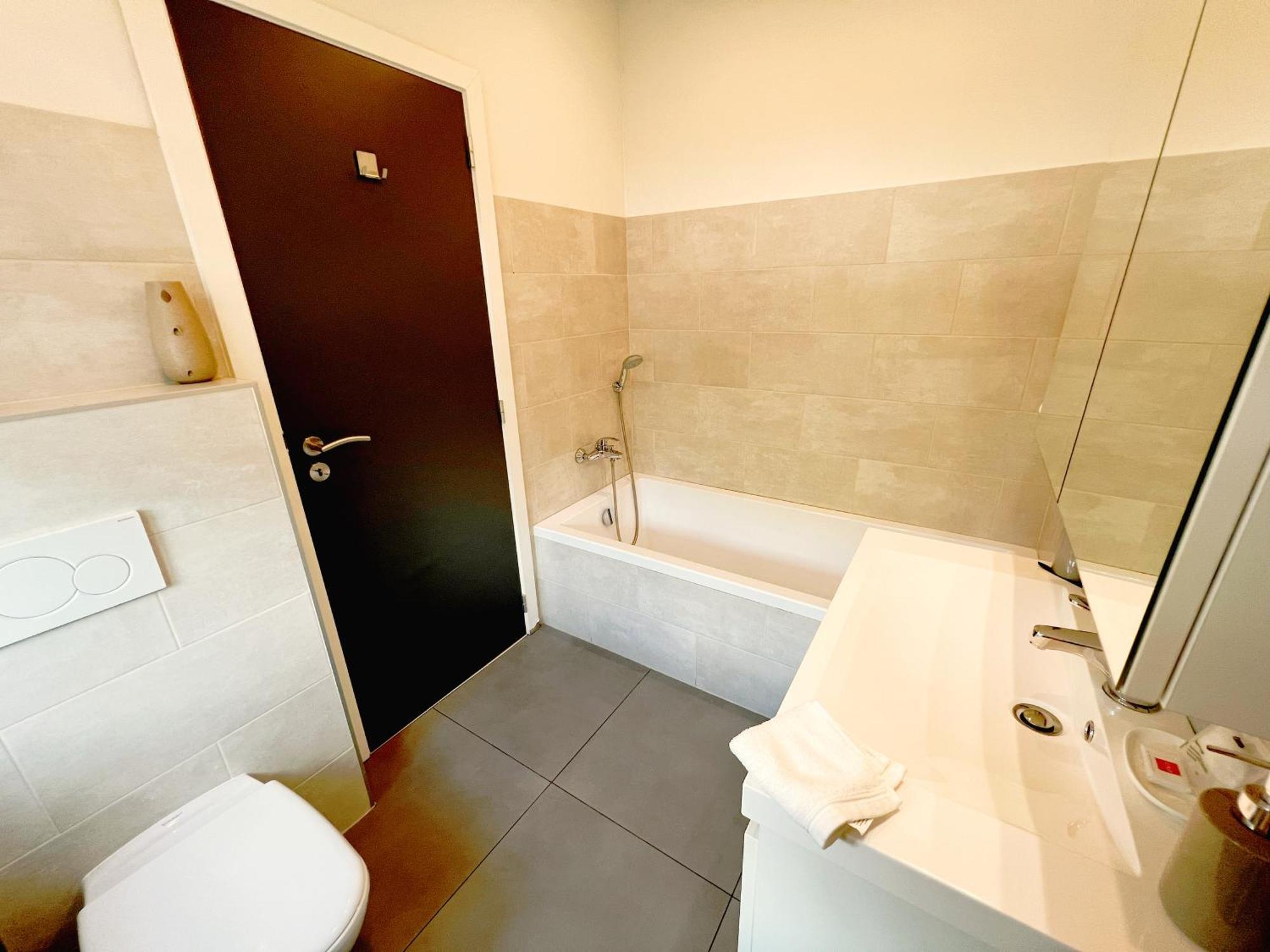 Au Sommet De La Cascade Hotel Stavelot Eksteriør billede