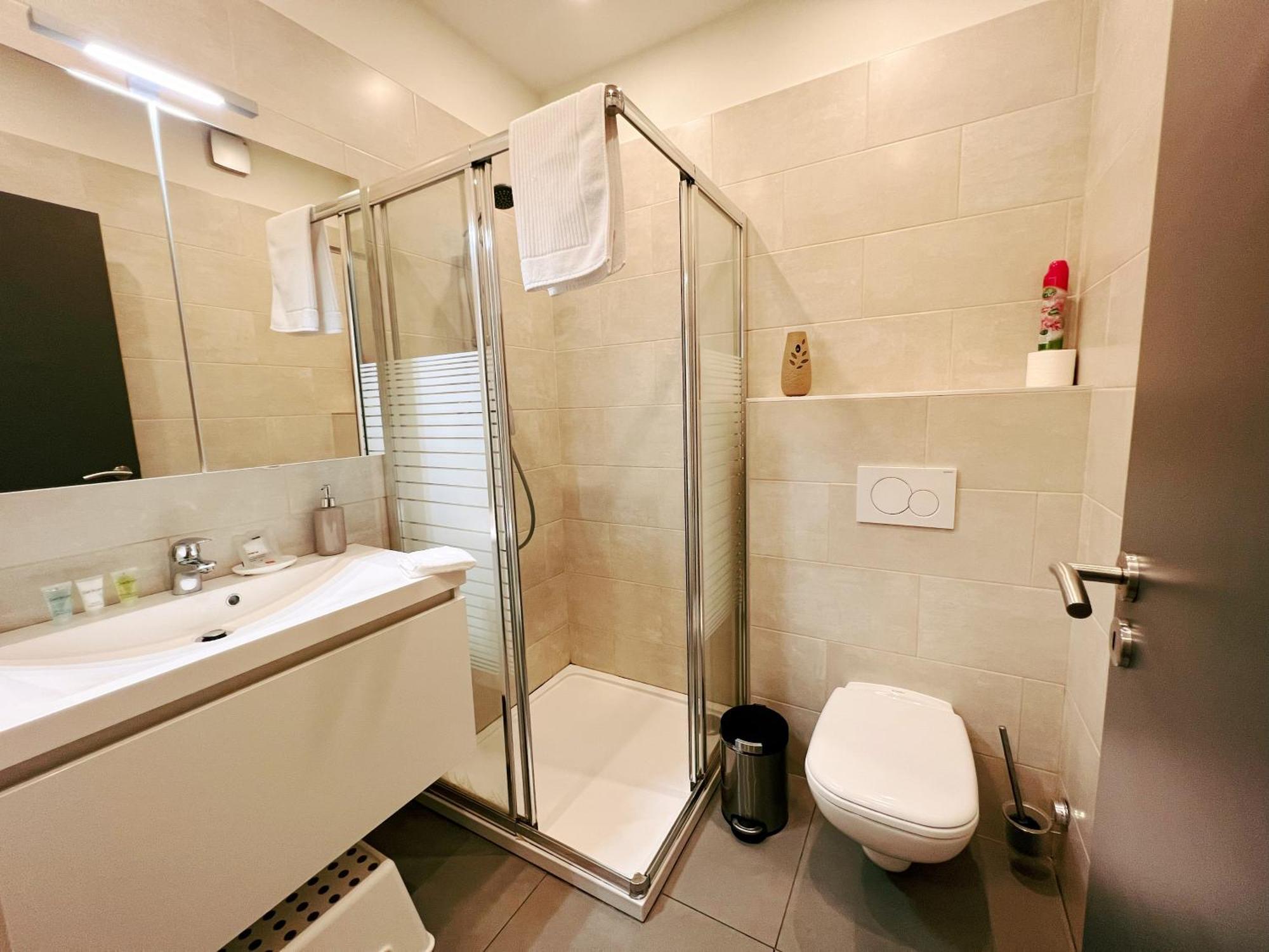 Au Sommet De La Cascade Hotel Stavelot Eksteriør billede
