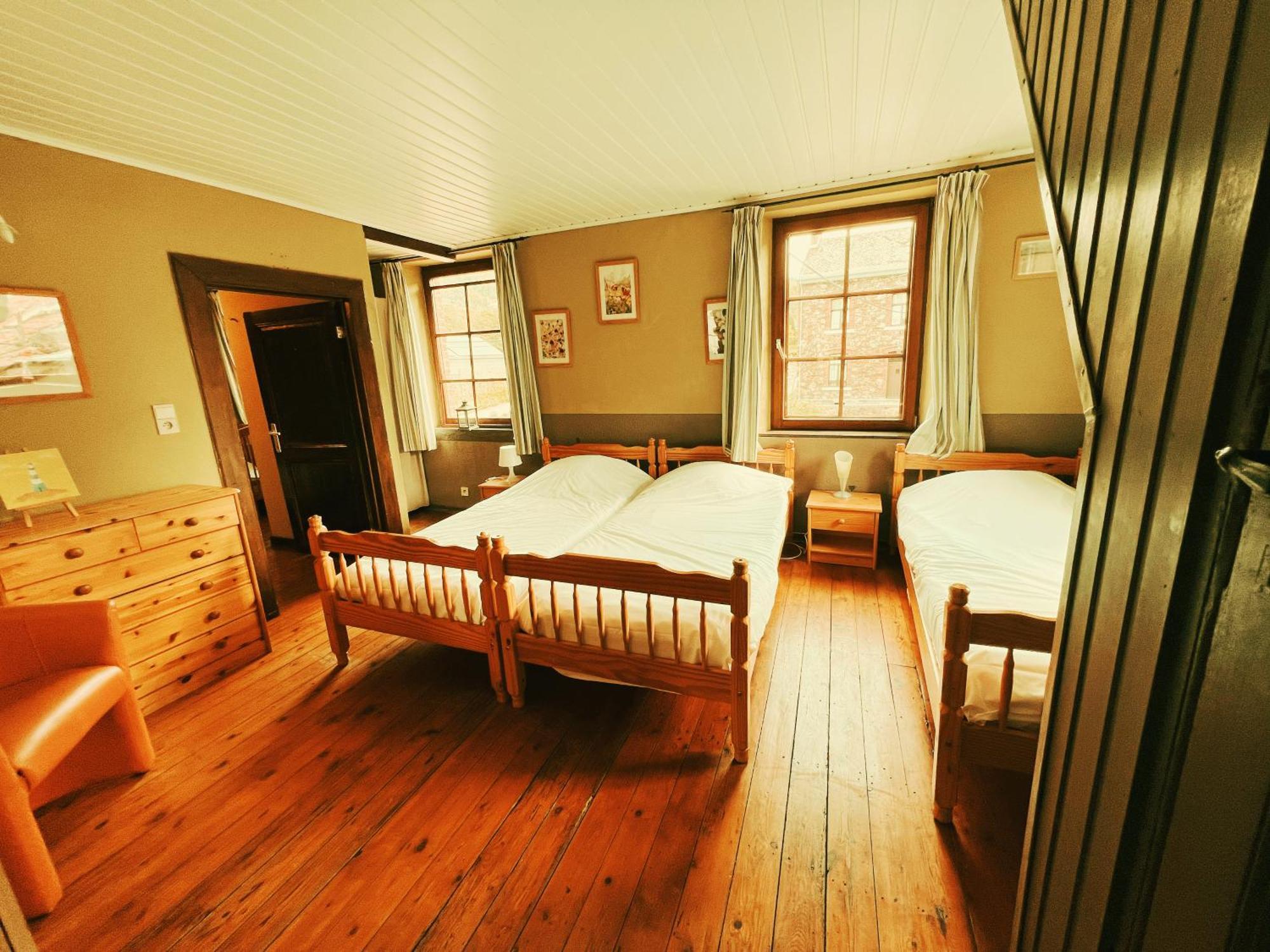 Au Sommet De La Cascade Hotel Stavelot Eksteriør billede