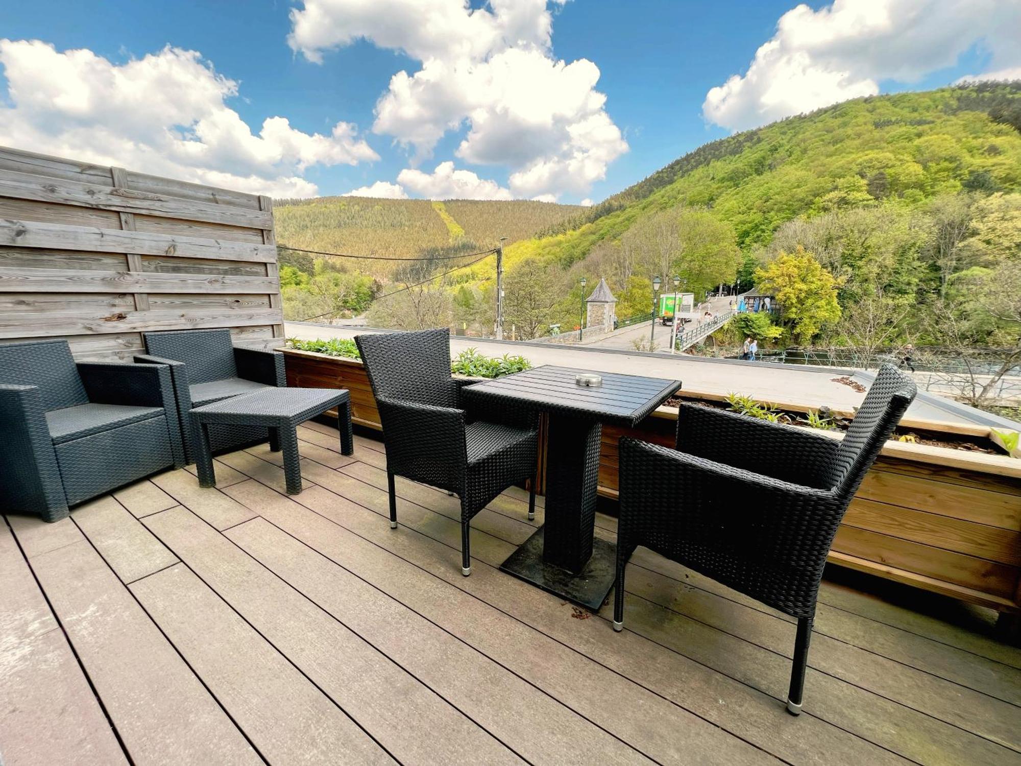 Au Sommet De La Cascade Hotel Stavelot Eksteriør billede