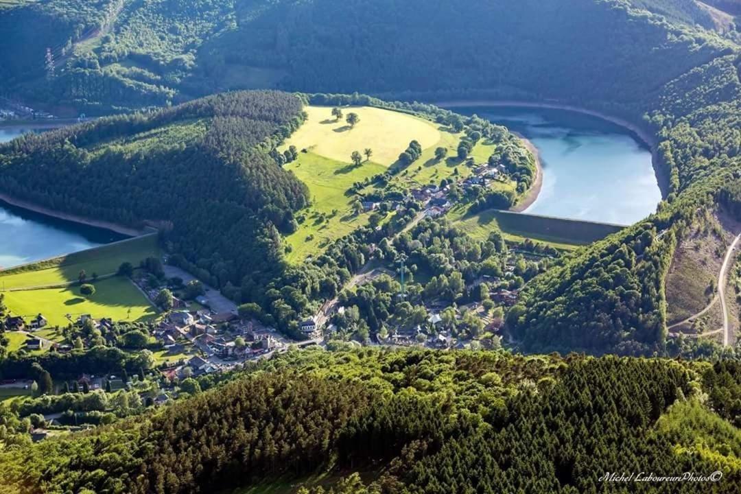 Au Sommet De La Cascade Hotel Stavelot Eksteriør billede