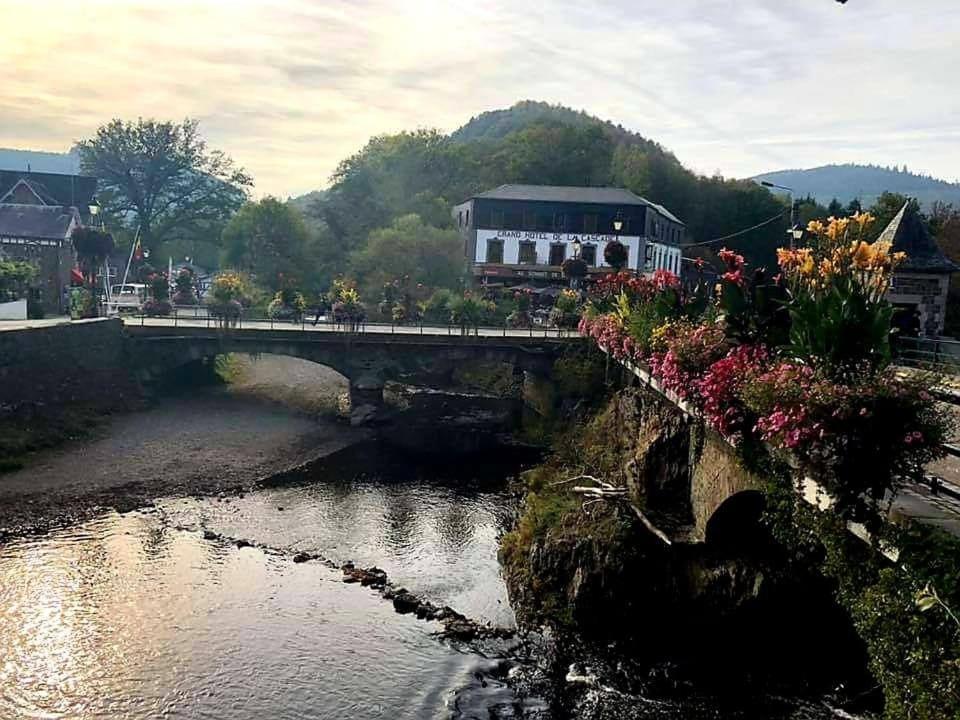 Au Sommet De La Cascade Hotel Stavelot Eksteriør billede