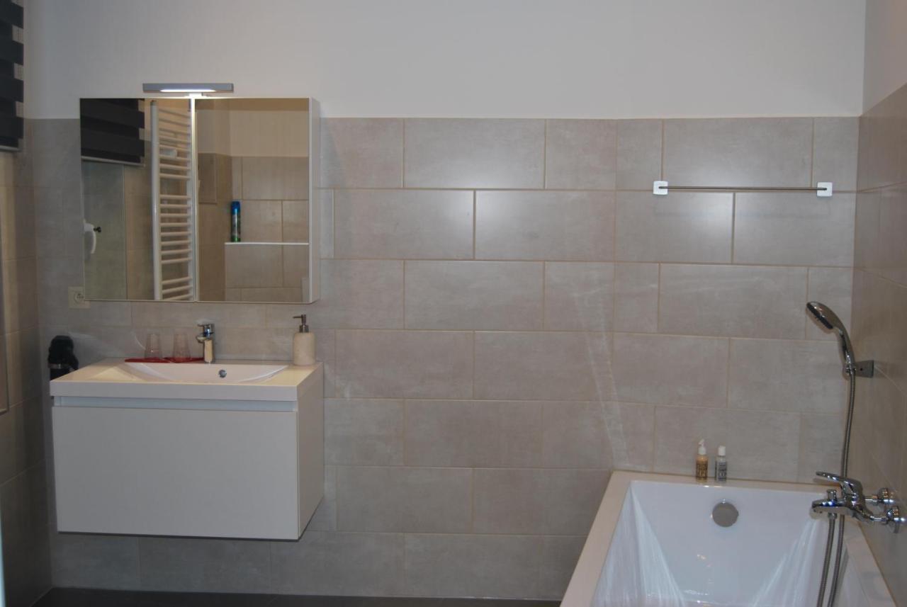 Au Sommet De La Cascade Hotel Stavelot Eksteriør billede